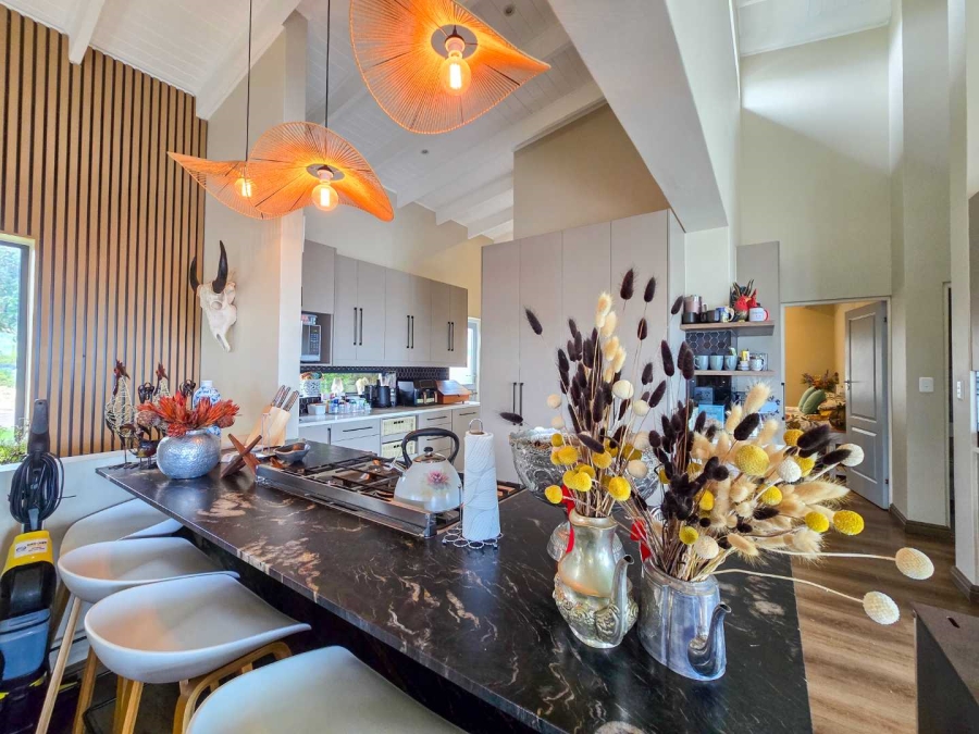 5 Bedroom Property for Sale in Stilbaai Oos Western Cape